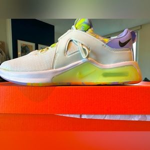 Nike Women's Air Max Bella TR 5 Size 7.5